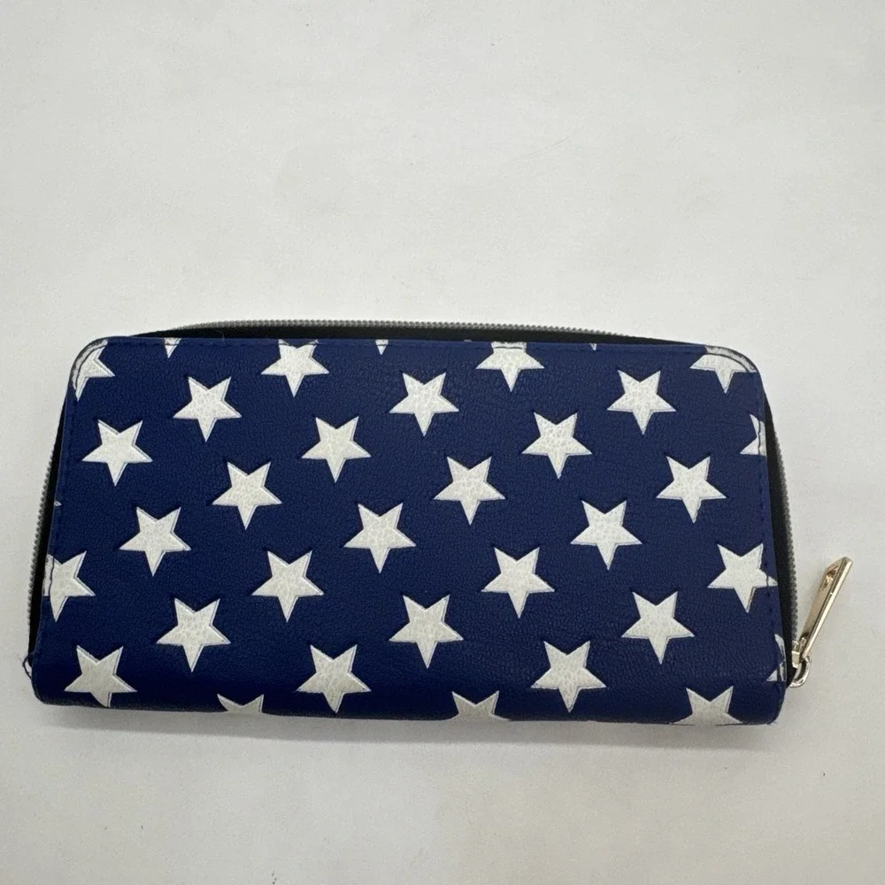 Wonder Woman Zip-Around Wallet Card Slots 7.5